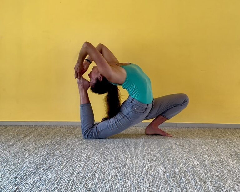 The half-moon dove  eka-pāda-kapotāsana