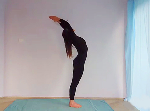 Wechsel von Entspannung und Anspannung im Sonnengruß